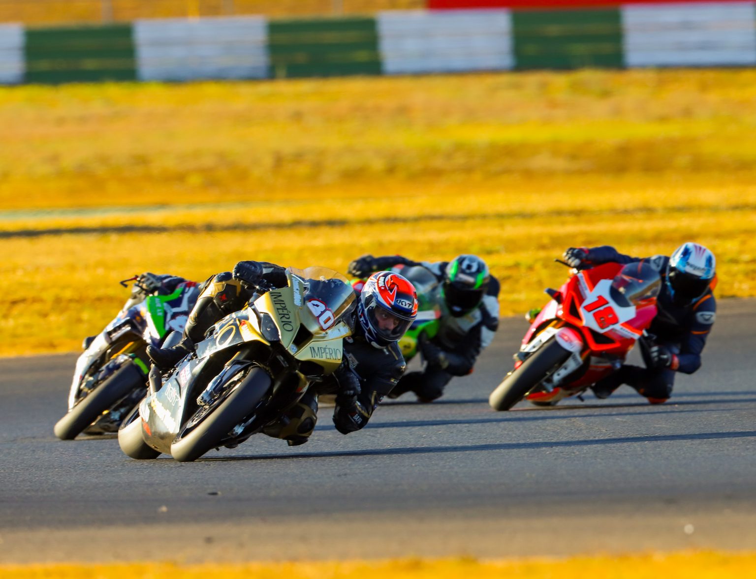 MOTO1000GP revisita a pista mais tradicional da motovelocidade ...
