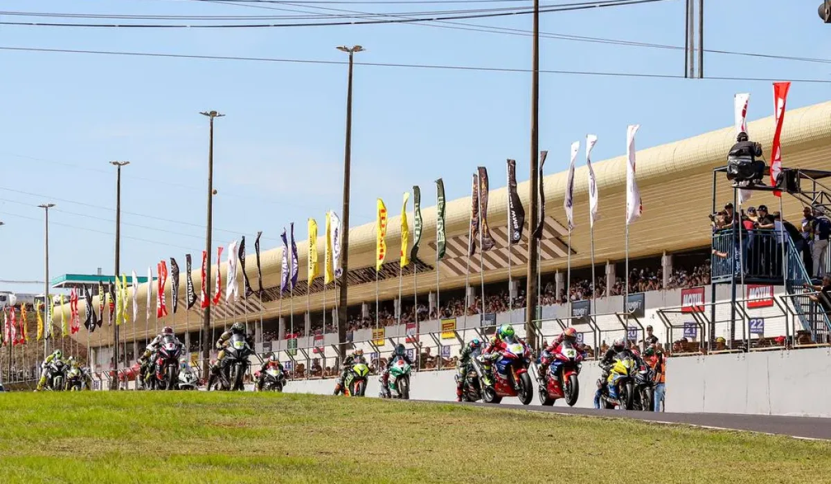 467162_1208480_gp_paranA__terA__sete_categorias_em_cascavel__pr_