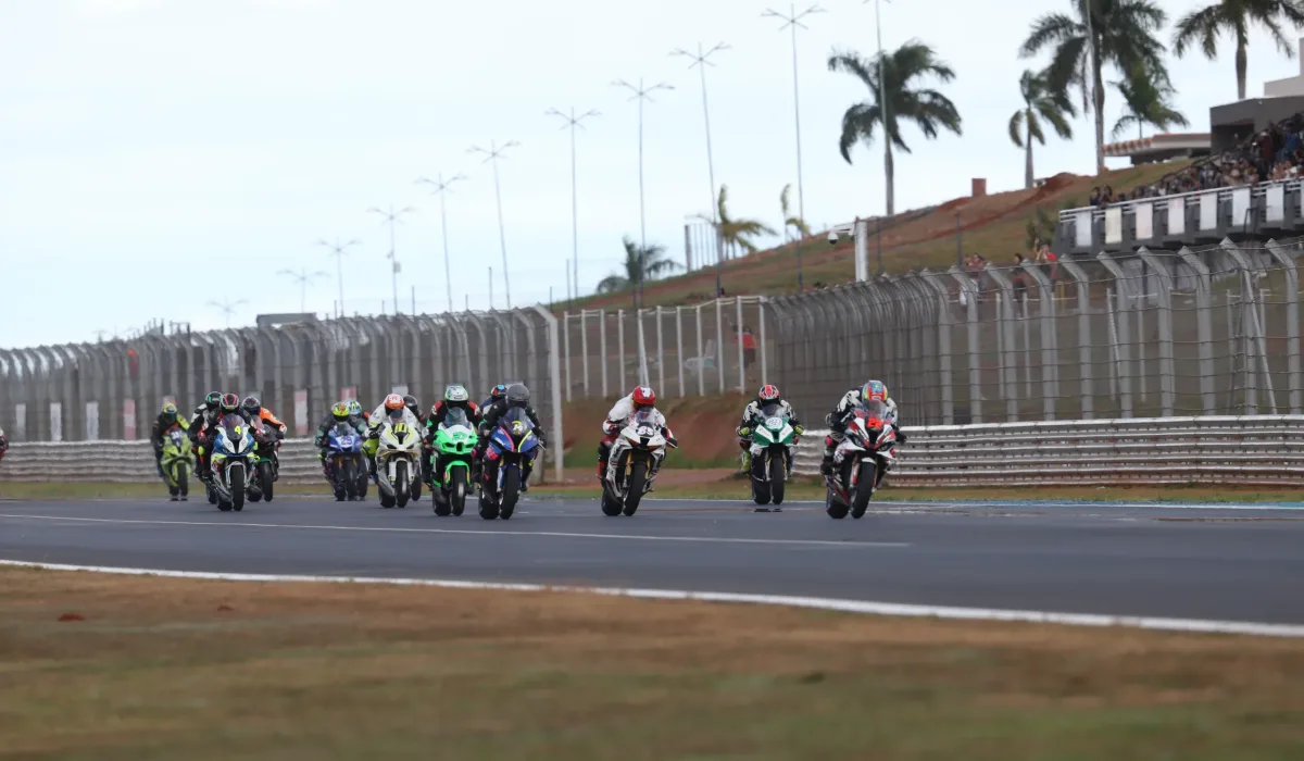 Largada da GP Light neste domingo (24) em Goiânia