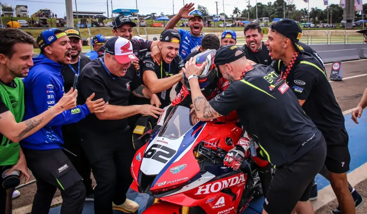 Vitória emocionante de Kevin Fontainha na GP1000 by Motul