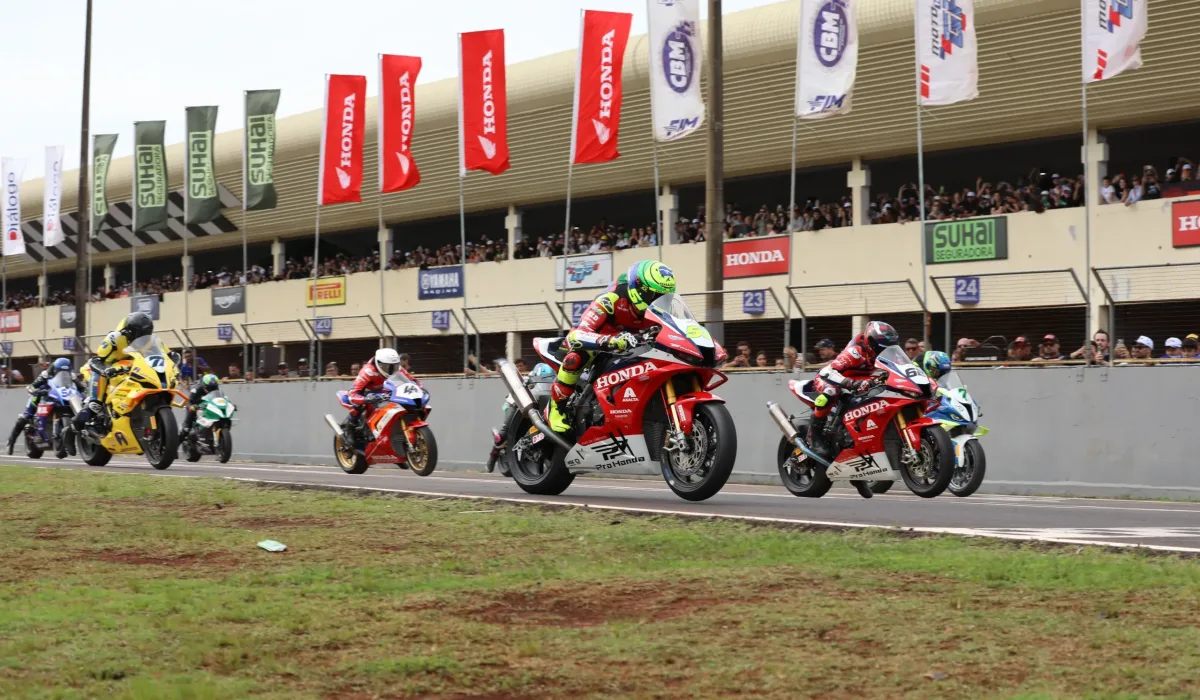 largada_HondaRacing2026_MOTO1000_4Etapa_CreditoJCapreti_MundoPress (1)