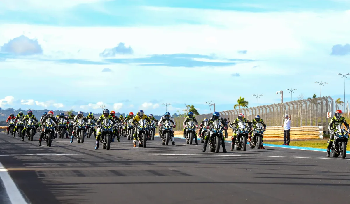 shoei -triumph-147