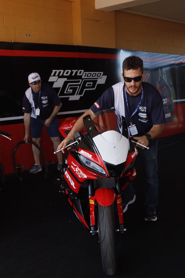 MOTO1000GP quinta feira bastidores 2024 04