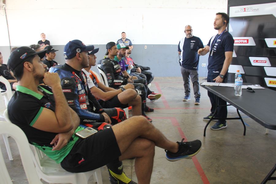 m1gp etapa 05 curvelo sexta bastidores gp 26