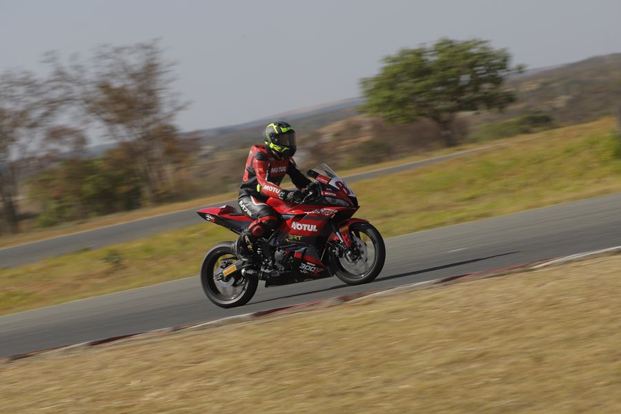 m1gp etapa 05 curvelo sexta gp300 15