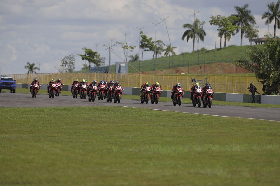 M1GP 2024 etapa 07 domingo gp300 01